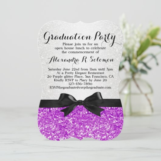 Purple Glittery Bow Graduation Party Invitation (Debout devant)
