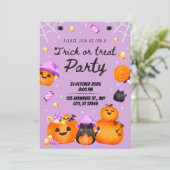 Purple Halloween Trick or Treat Party Invitation (Debout devant)