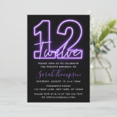 Purple Neon 12e anniversaire Invitation (Debout devant)