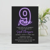 Purple Neon 9e anniversaire Invitation (Debout devant)