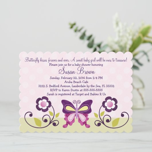Purple Papillon & Fleurs Baby shower Invitation (Debout devant)