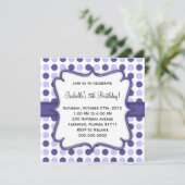 Purple Polka Dot Anniversaire Invitation (Debout devant)