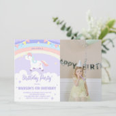 Purple Rainbow Unicorn Anniversaire Invitations ph (Debout devant)