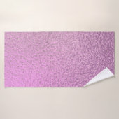 Purple ultra violet foil paper texture background. (Serviette de bain)