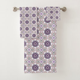 Purple, white and gray geometric mandala pattern  bad handdoek