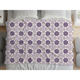 Purple, white and gray geometric mandala pattern  fleece deken