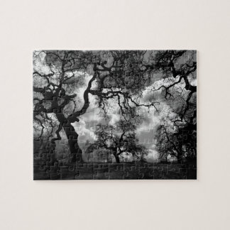 Puzzle Arbres mystérieux noirs et blancs