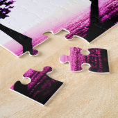 Puzzle Arbres noirs silhoués aux couleurs vives autour (Côté)