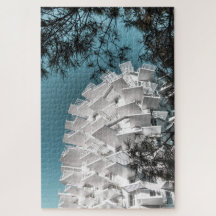 Architecture brutaliste unique 1000 pièces adulte