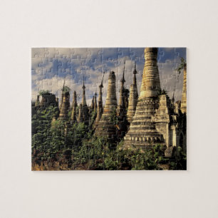 Puzzle Asie, Myanmar, lac Inle. Ruines anciennes de
