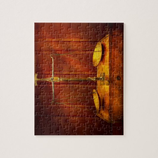 Puzzle Avocat - échelle non équilibrée de justice (Vertical)