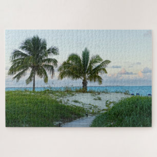 Puzzle Beach Boardwalk aux Bahamas at Sunset