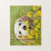 Puzzle beagle dans les fleurs juste continuer à sniffer l (Vertical)