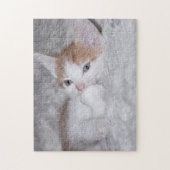 Puzzle Bébé chaton à table orange et blanc (Vertical)