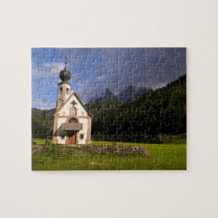 Puzzle Belle église isolée et solitaire appelée Rainui