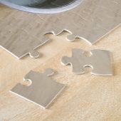 Puzzle Belle Mignonne Chiot Blanc Caché Sous Chaise (Côté)