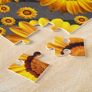 Puzzle Belles fleurs jaunes sur gris, rayures noires