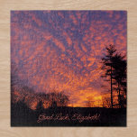 Puzzle Bon Nom De La Chance Beaux Nuages De Lever Du Sole<br><div class="desc">Des nuages doux rose et orange clair recouvrent presque un beau ciel de lavande au-delà des petits arbres noirs au loin. Un grand pin se dresse en silhouette sur le côté droit du cadre. "Good Luck, [NAME]" est écrit dans une police manuscrite rose foncé sur le sol noir en bas....</div>
