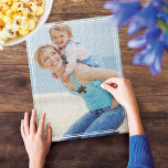 Puzzle Cadre blanc moderne Famille photo complète<br><div class="desc">Capturez un souvenir familial ou une occasion spéciale avec notre magnifique puzzle photo de famille personnalisée. Le design comprend une photo complète de la disposition, avec une double bordure blanche moderne. Faites un souvenir familial spécial avec ce puzzle amusant en famille. Parfait comme cadeau pour la journée de la mère,...</div>