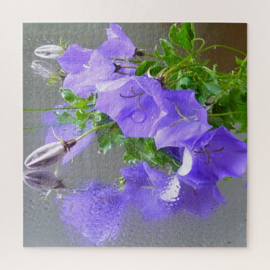 Puzzle Campanula bleu avec gouttes de pluie et réflexions (Vertical)