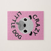 Puzzle Carlin fou petit chien sur rose (Horizontal)