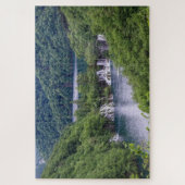 Puzzle Cascade cascade avec forêt verte en Croatie (Vertical)