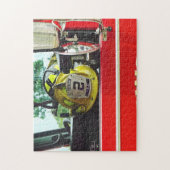 Puzzle Casques de pompiers à l'intérieur du camion-pompie (Vertical)