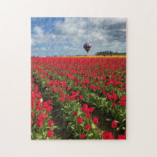 Puzzle Champ de tulipes rouges avec montgolfière