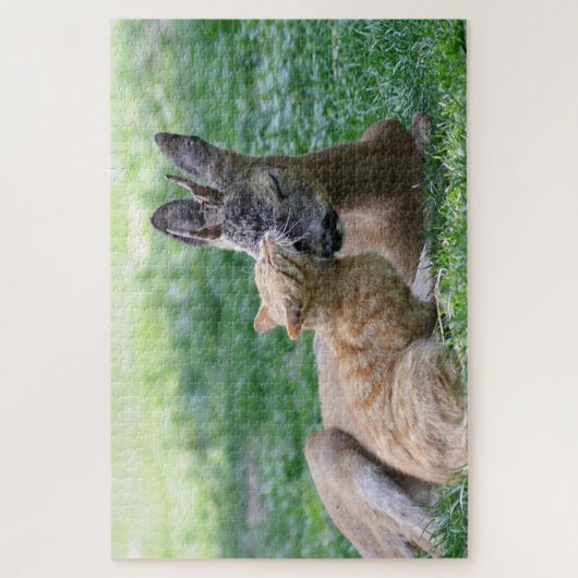 Puzzle Chat baisant cerf sur l'herbe à l'extérieur (Vertical)
