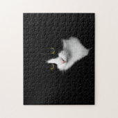 Puzzle Chat noir et blanc difficile sur fond noir uni (Vertical)