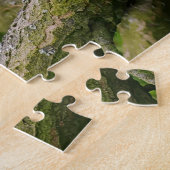 Puzzle Chat tuxedo mignon sur une branche d'arbre avec de (Côté)