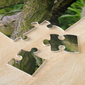 Puzzle Chat tuxedo mignon sur une branche d'arbre avec de (Côté)