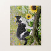 Puzzle Chat tuxedo mignon sur une branche d'arbre avec de (Vertical)