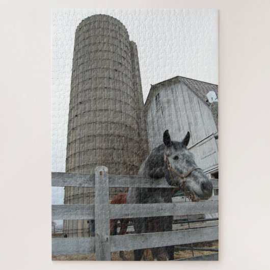 Puzzle Cheval mignon devant un Silo (Vertical)