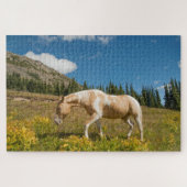 Puzzle Cheval sur herbes dans une prairie alpine en été (Horizontal)