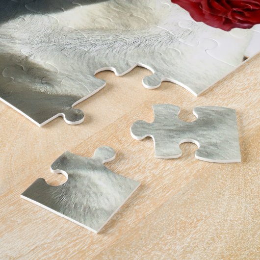Puzzle Chien blanc avec rose (Côté)