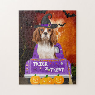 Puzzle Chien Cavalier King dans le camion Halloween