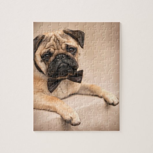 Puzzle Chien de carlin avec la cravate d'arc (Vertical)
