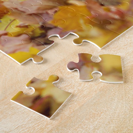 Puzzle Chien du Labrador mignon dans les feuilles d'autom (Côté)