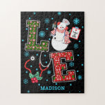 Puzzle Christmas Love Nurse Cute Médicale Snowman Nom<br><div class="desc">Ce design moderne comprend le texte "Amour" dans la typographie moderne amusante accentué avec une infirmière de snowman, stéthoscope, flocons de neige, saint et sucres de canne. Personnalisé avec votre nom en éditant le texte dans la zone de texte fournie #infirmier #nurselife #médecin #santé #noël #puzzles #jigsawpuzzles #jigsaw #gamesnight #games...</div>