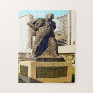 Puzzle Churchill Statue Toronto.