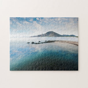 Puzzle Ciel bleu nuageux se reflétant dans le lac