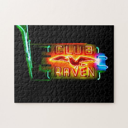 Puzzle Club Raven (Horizontal)