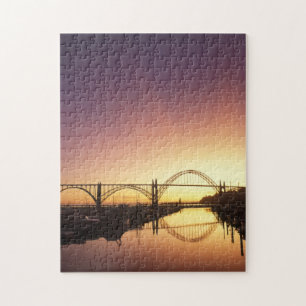 Puzzle Coucher de soleil derrière le pont de Newport, Ore