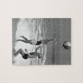 Puzzle Couples jouant avec un Beachball (Horizontal)