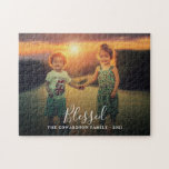 Puzzle Créez votre propre photo de famille Blessé script<br><div class="desc">Faites votre propre plus belle photo de famille,  Puzzle de script bienheureux. Puzzle photo personnalisé Vous pouvez le personnaliser et ajouter votre plus belle photo,  texte,  nom et année. Super !</div>