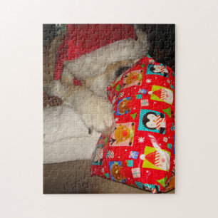 Puzzle Cute akita en chapeau de santa rouge pour noël