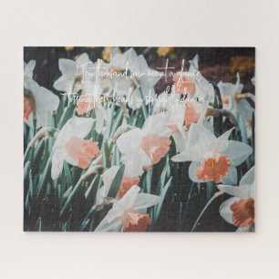 Puzzle Daffodiles d'orange blanc dans le jardin de printe