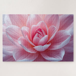 Puzzle de fleurs aux pétales roses tendres