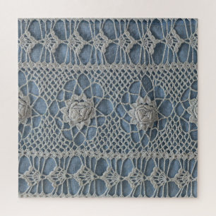 Puzzle Dentelle vintage : petites roses blanches.